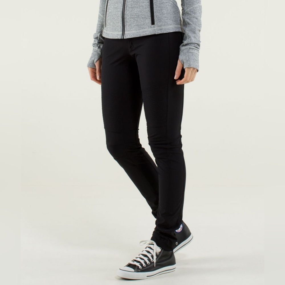 Lululemon Bust a Move Motopant